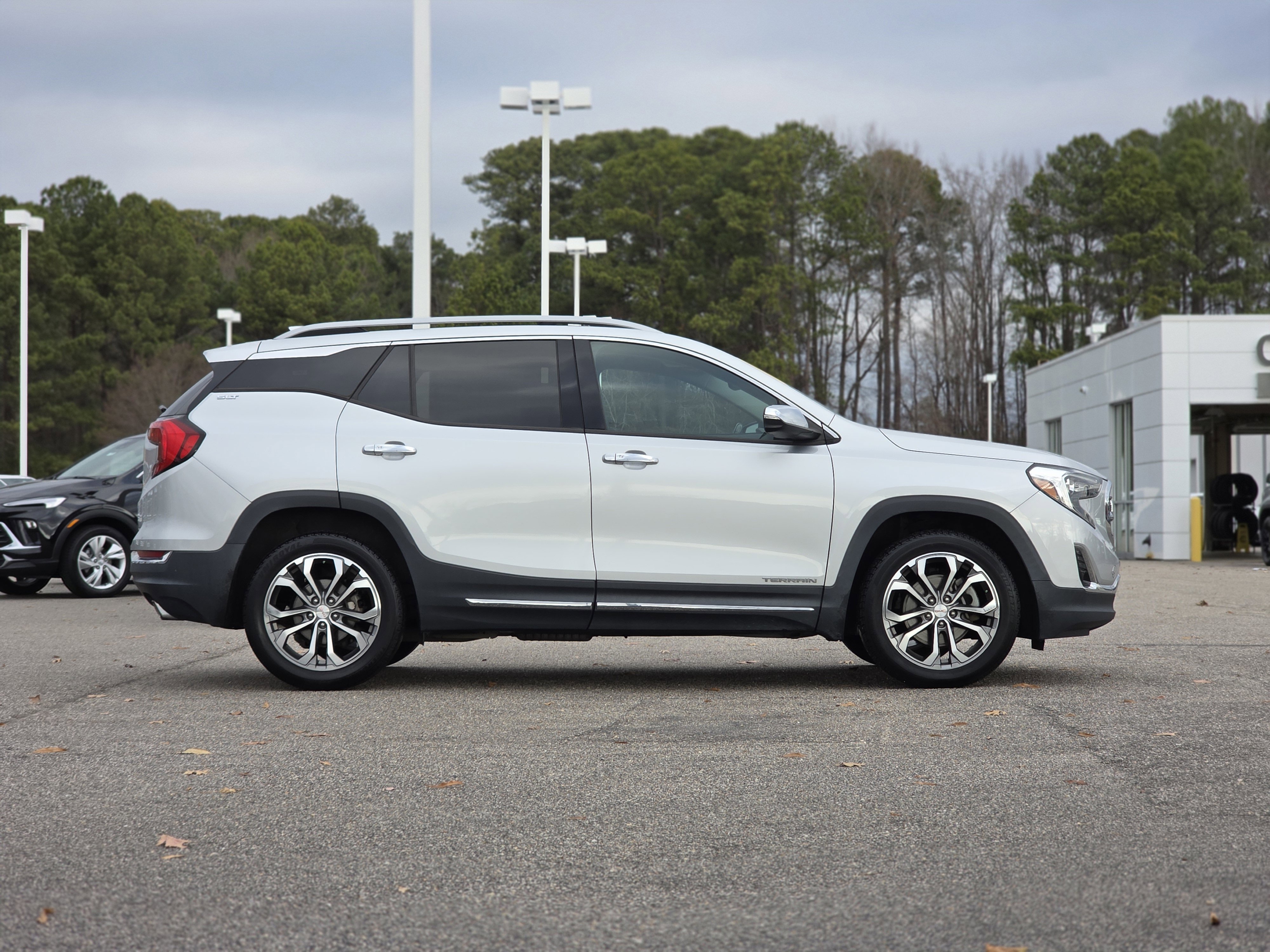 Used 2020 GMC Terrain SLT w/ Preferred Package image 8