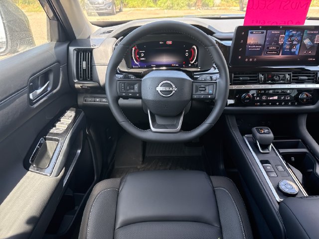 New 2026 Nissan Pathfinder SL AWD/4WD image 13