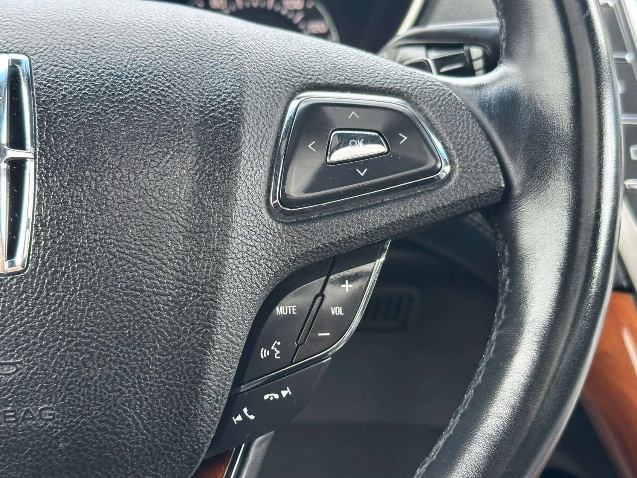 Used 2017 Lincoln MKX Reserve AWD/4WD image 30