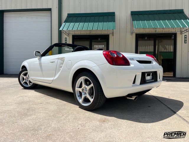 Used 2003 Toyota MR2 Spyder image 3