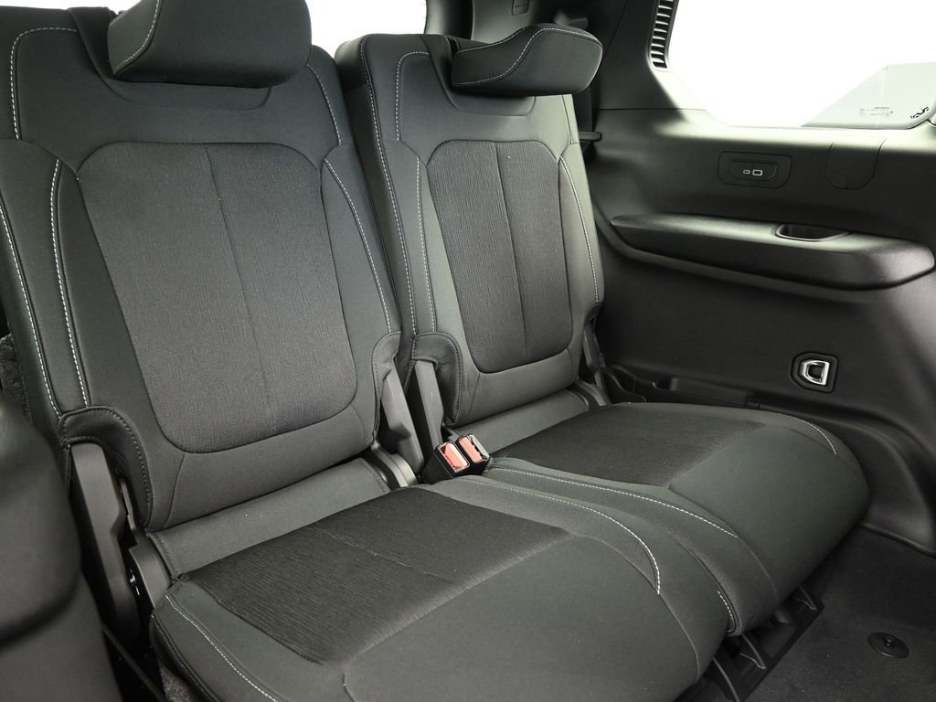 Used 2024 Jeep Grand Cherokee L Laredo w/ Luxury Tech Group I image 29