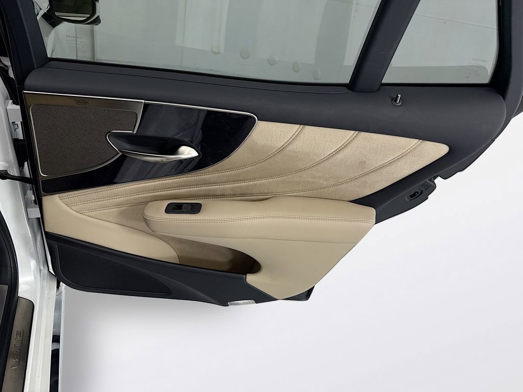 Used 2024 Lexus LS 500 w/ Interior Upgrade Package image 25