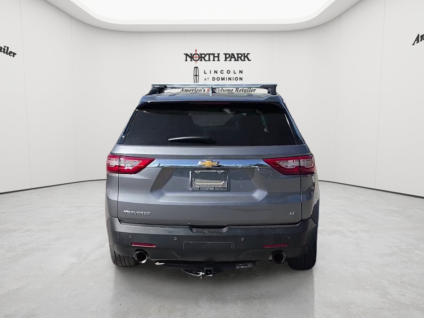 Used 2019 Chevrolet Traverse LT FWD image 4