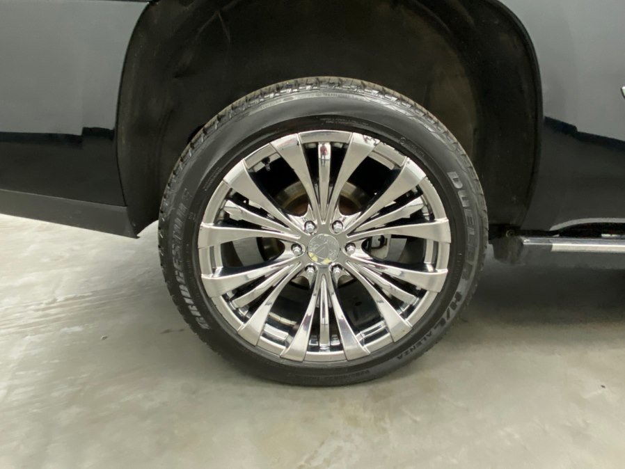 Used 2017 Cadillac Escalade Platinum AWD/4WD image 17