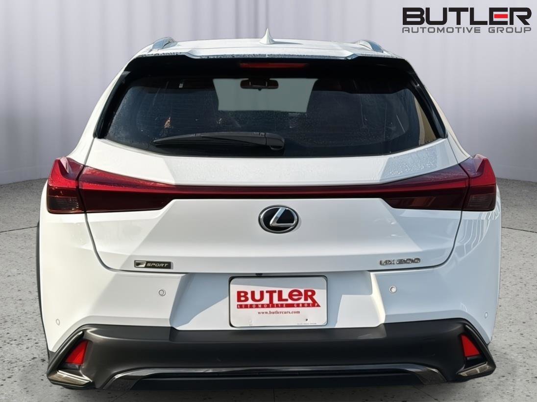 Used 2021 Lexus UX 200 F Sport w/ Accessory Package (Z2) image 4