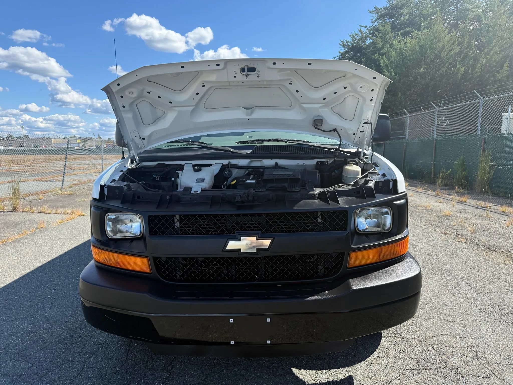 Used 2016 Chevrolet Express 2500 RWD image 70