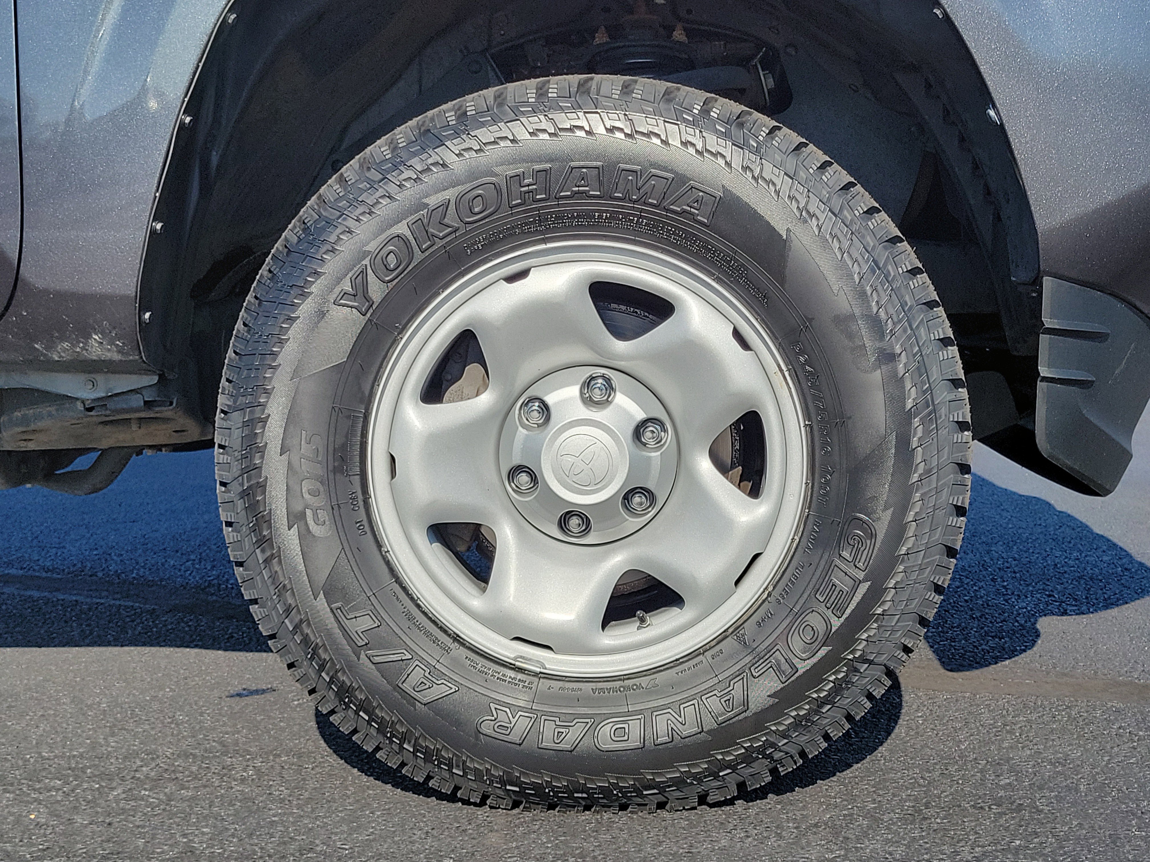Used 2023 Toyota Tacoma SR AWD/4WD image 5
