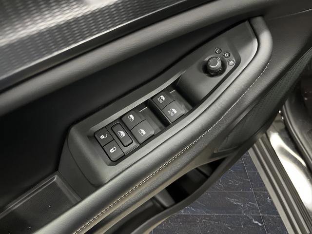 New 2025 Jeep Grand Cherokee Laredo X w/ Trailer Tow Package image 25