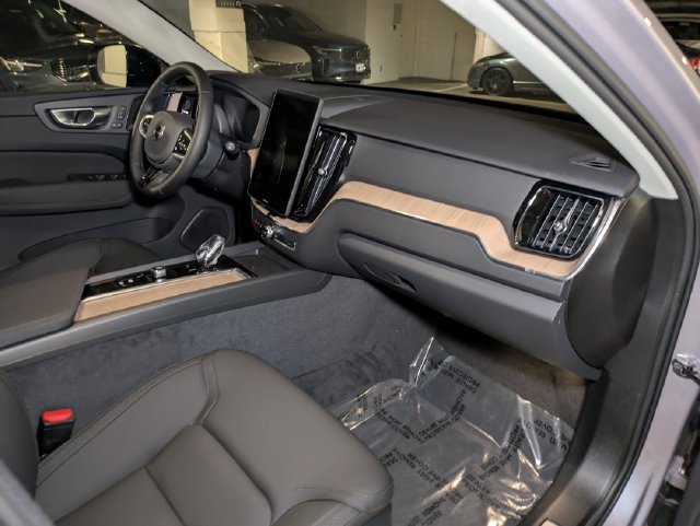 New 2026 Volvo XC60 B5 Plus w/ Climate Package AWD/4WD image 31