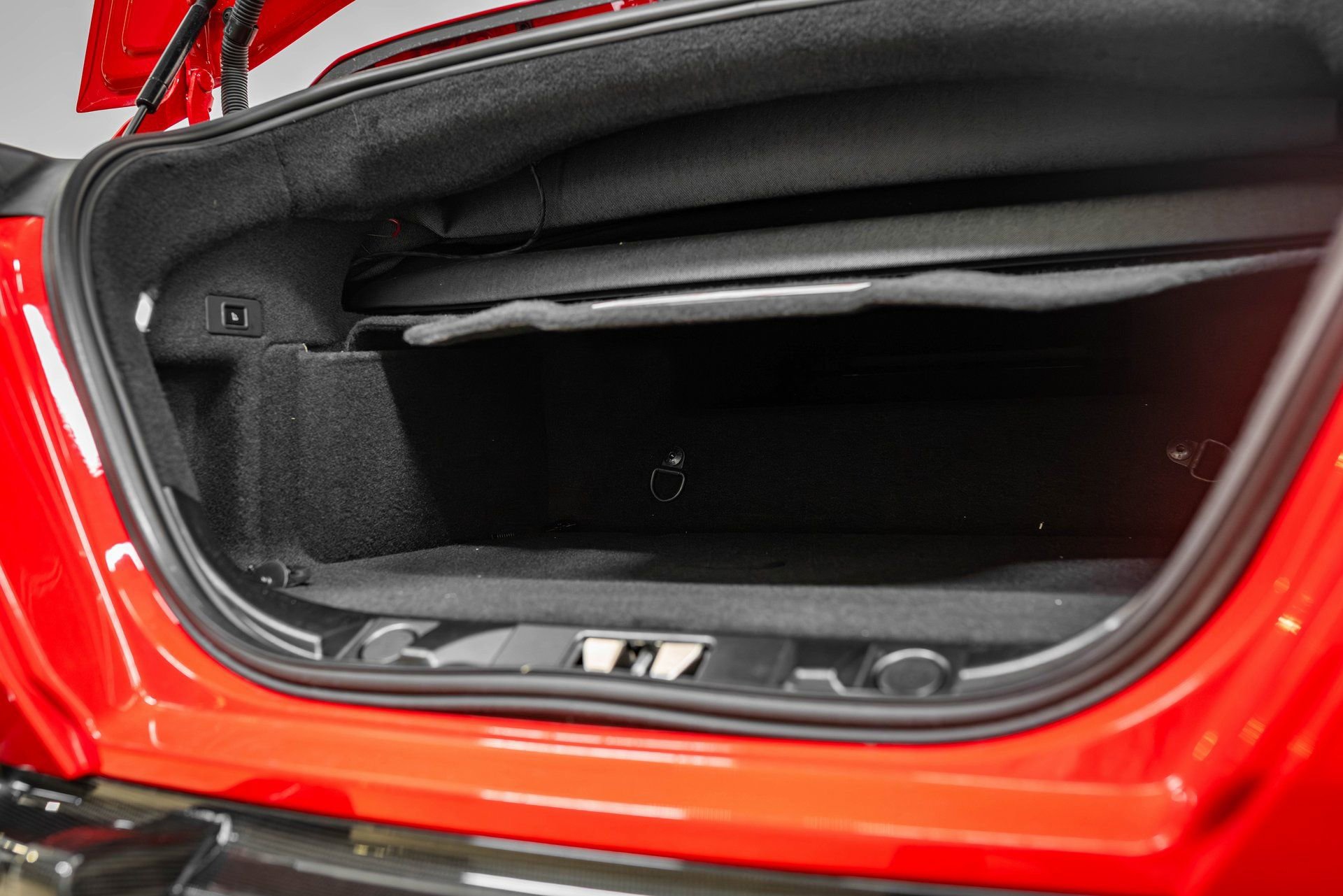 Certified 2025 Ferrari Roma Spider RWD image 27