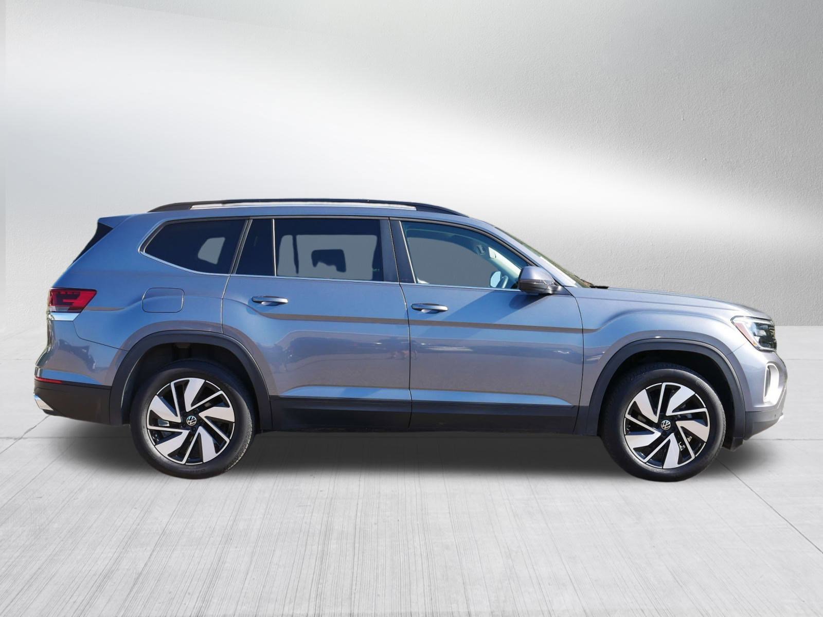 Used 2025 Volkswagen Atlas SE image 8