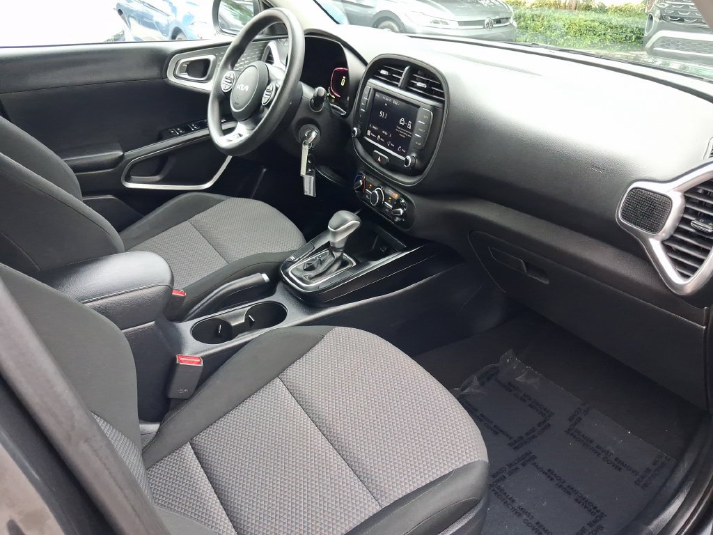 Used 2024 Kia Soul LX w/ Option Group 015 FWD image 25