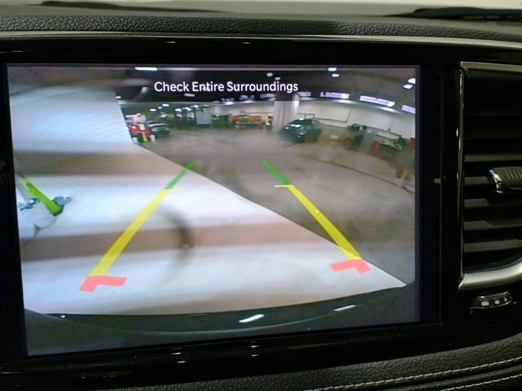 Used 2023 Chrysler Pacifica Limited w/ Uconnect Theater Family Group image 36