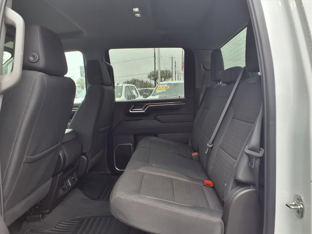 Used 2025 Chevrolet Silverado 2500 LT w/ Safety Package image 18