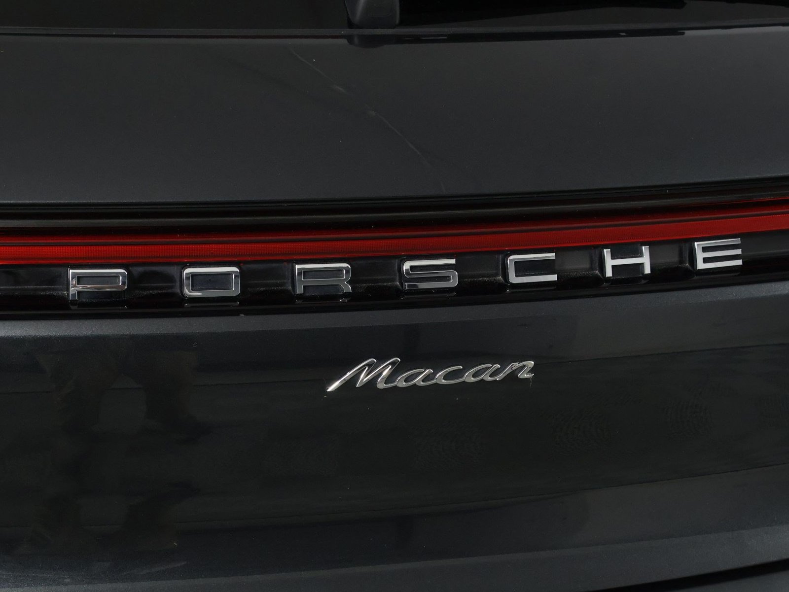 Certified 2021 Porsche Macan AWD/4WD image 22