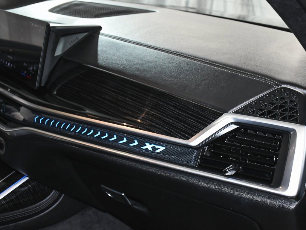 Used 2024 BMW X7 xDrive40i w/ Executive Package image 87