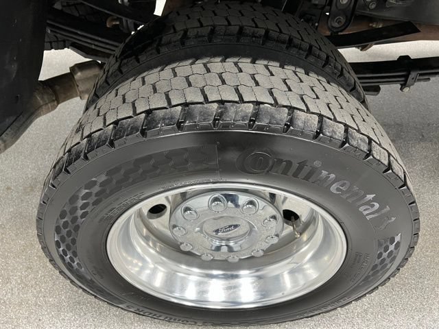 Used 2025 Ford F450 Platinum w/ FX4 Off-Road Package AWD/4WD image 17