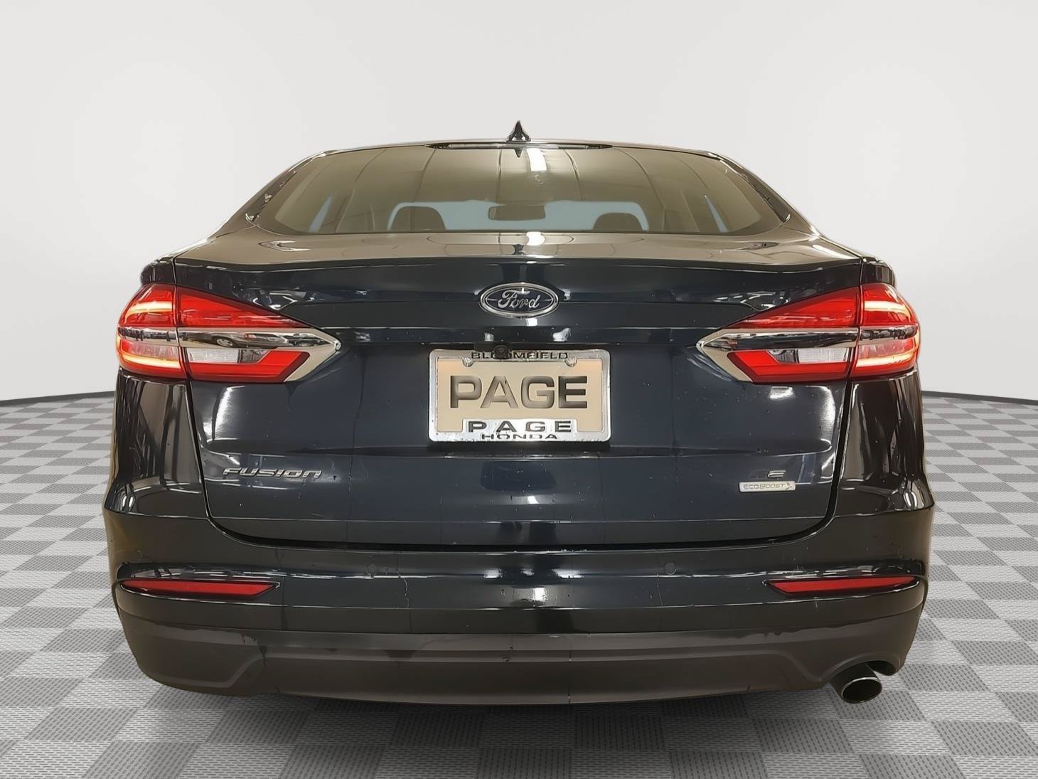 Used 2020 Ford Fusion SE FWD image 25