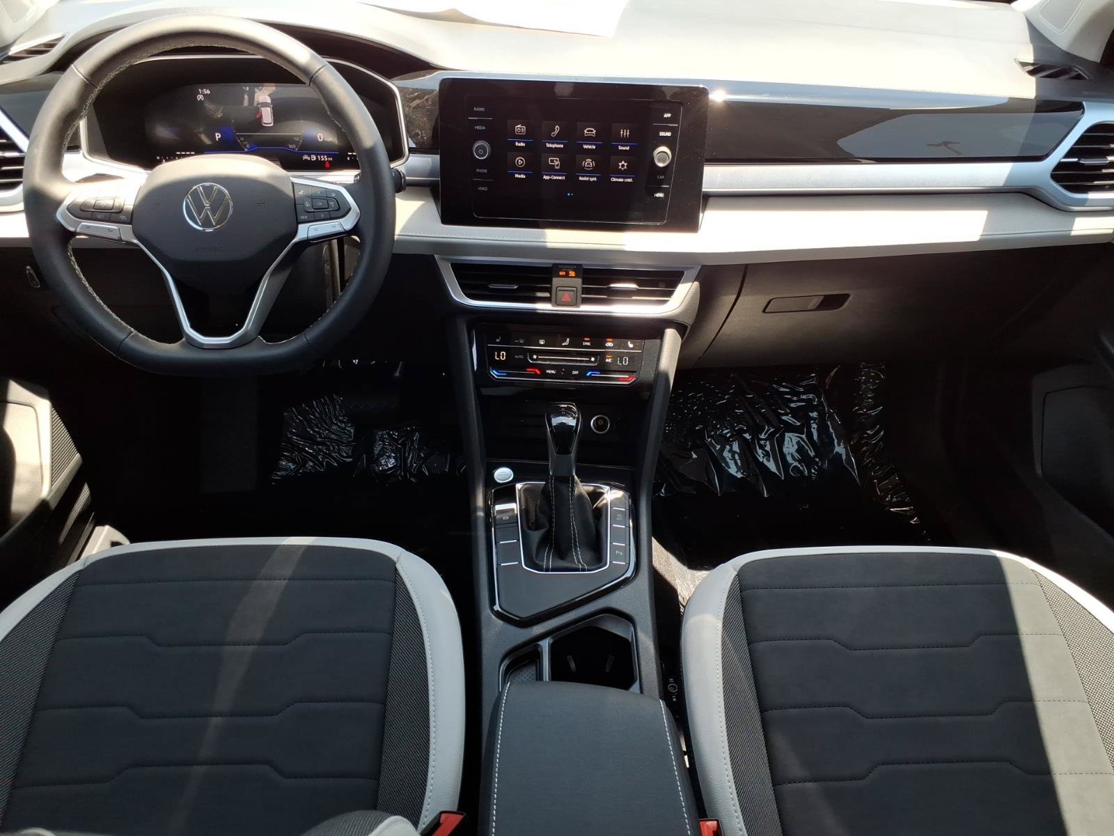 New 2026 Volkswagen Taos SE FWD image 16