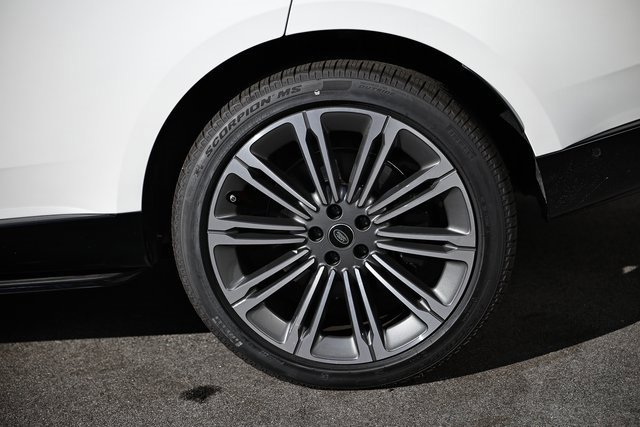 New 2025 Land Rover Range Rover Autobiography image 8