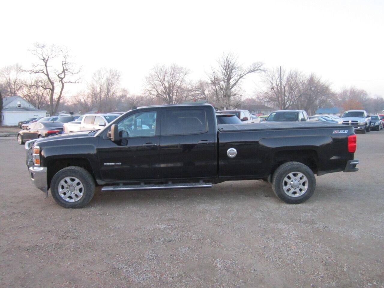 Used 2015 Chevrolet Silverado 3500 LT w/ LT Convenience Package AWD/4WD image 4