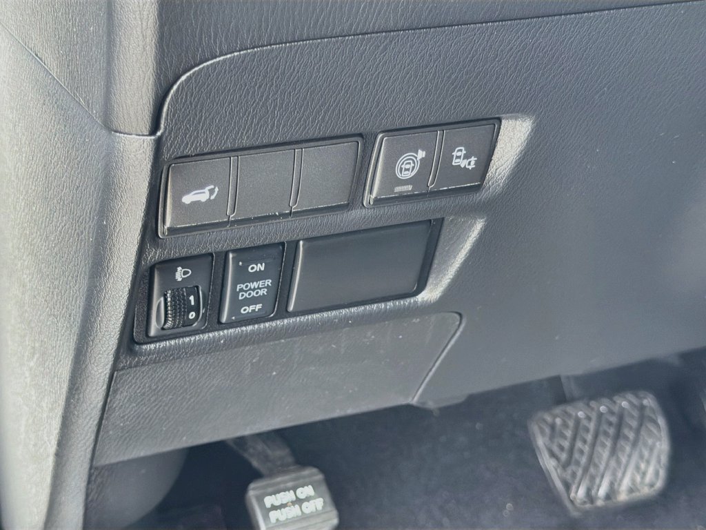 Used 2016 INFINITI QX80 4WD w/ Driver's Assistance Package image 10