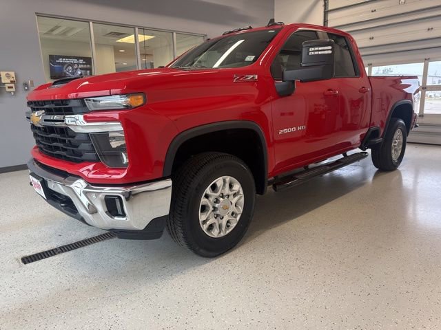 Used 2025 Chevrolet Silverado 2500 LT w/ All Star Edition AWD/4WD image 5