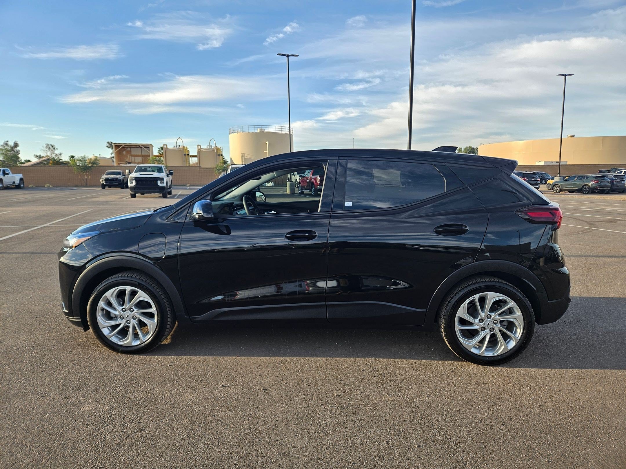 New 2027 Chevrolet Bolt LT w/ Comfort Package FWD image 2