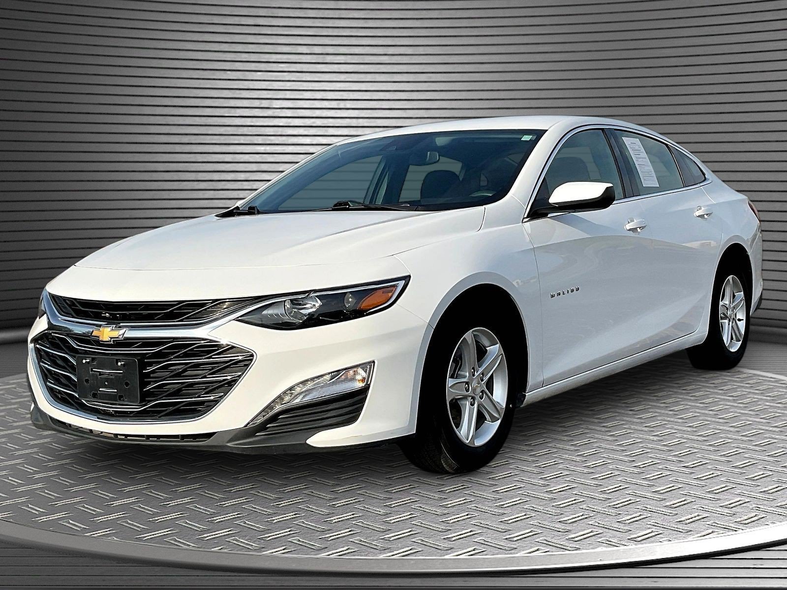 Used 2024 Chevrolet Malibu LT FWD image 3