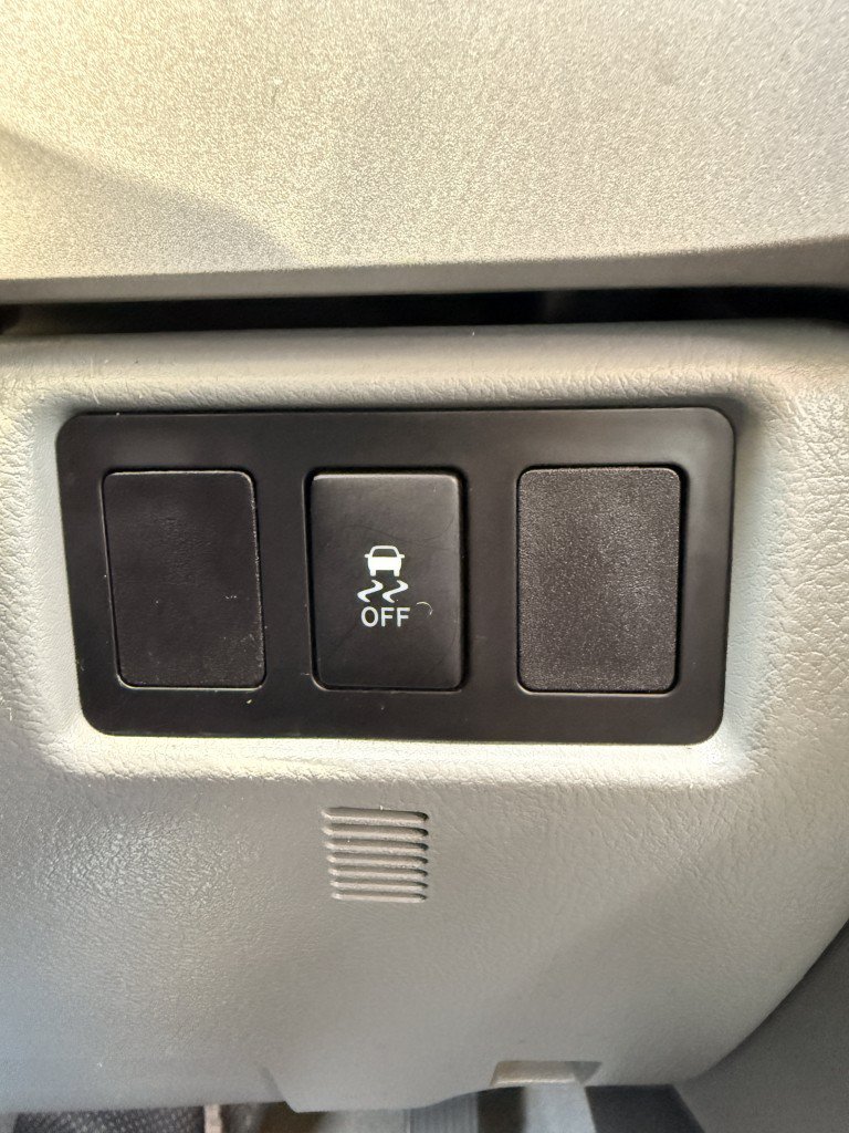 Used 2011 Toyota Tundra 4x4 Double Cab w/ Tow Pkg image 30