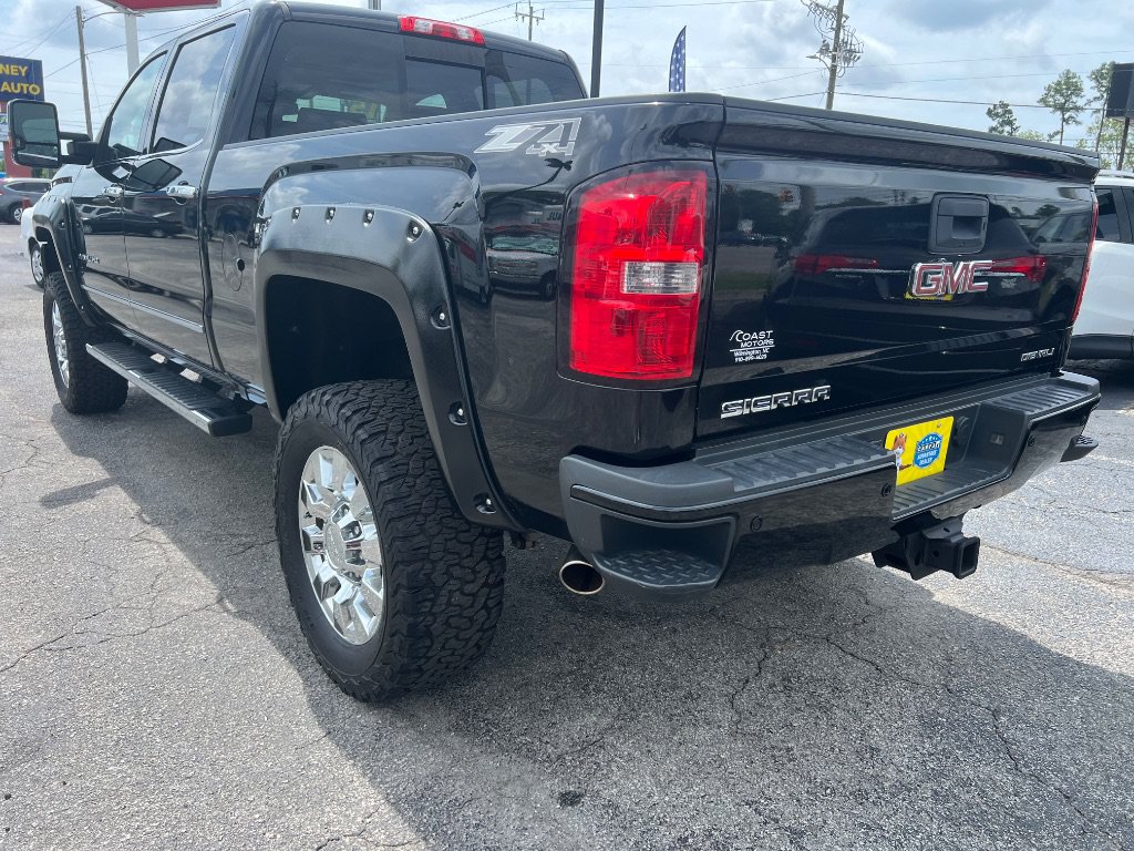 Used 2015 GMC Sierra 2500 Denali w/ Driver Alert Package AWD/4WD image 5