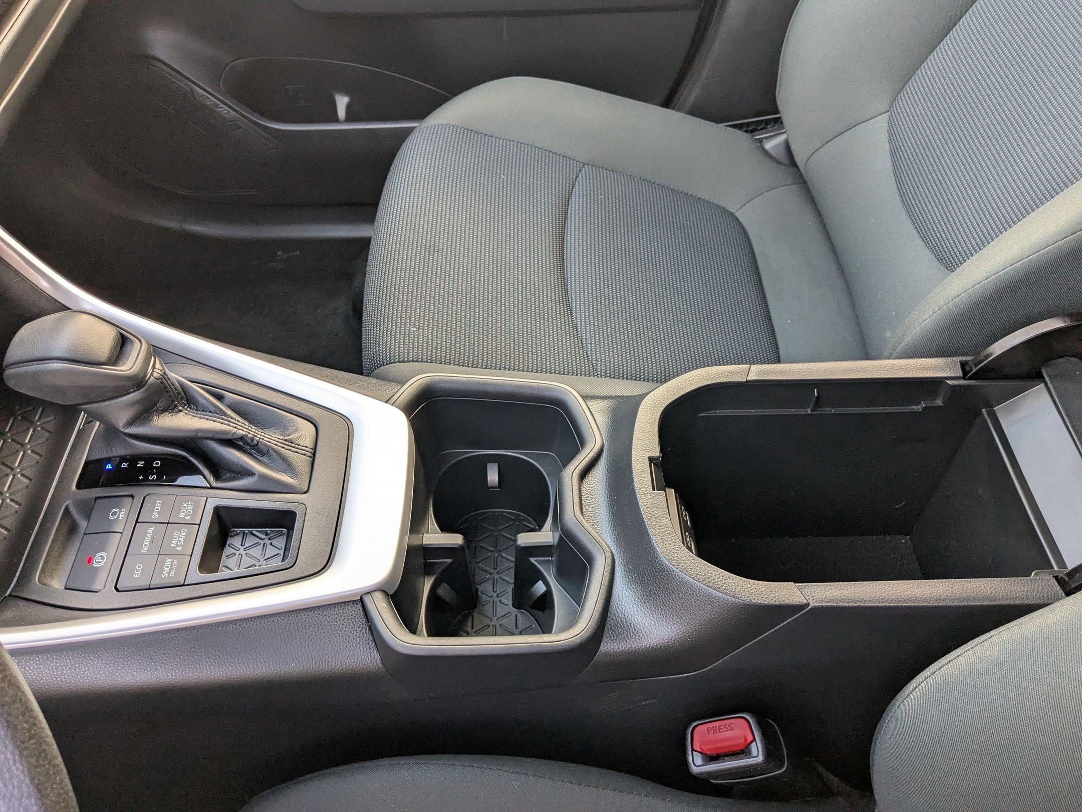 Used 2023 Toyota RAV4 LE image 27