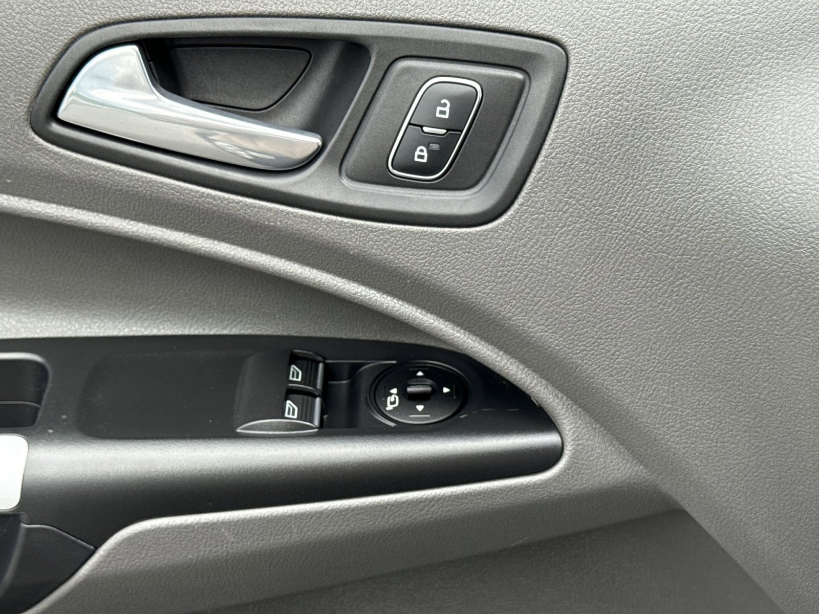 Used 2022 Ford Transit Connect XLT FWD image 15