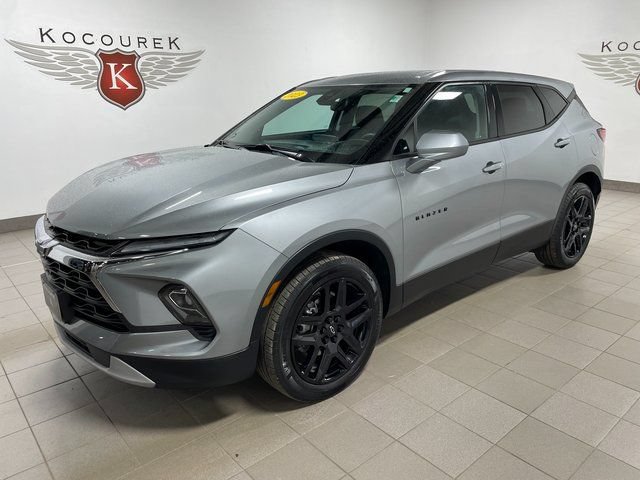 Used 2023 Chevrolet Blazer LT w/ Driver Confidence Package AWD/4WD image 3