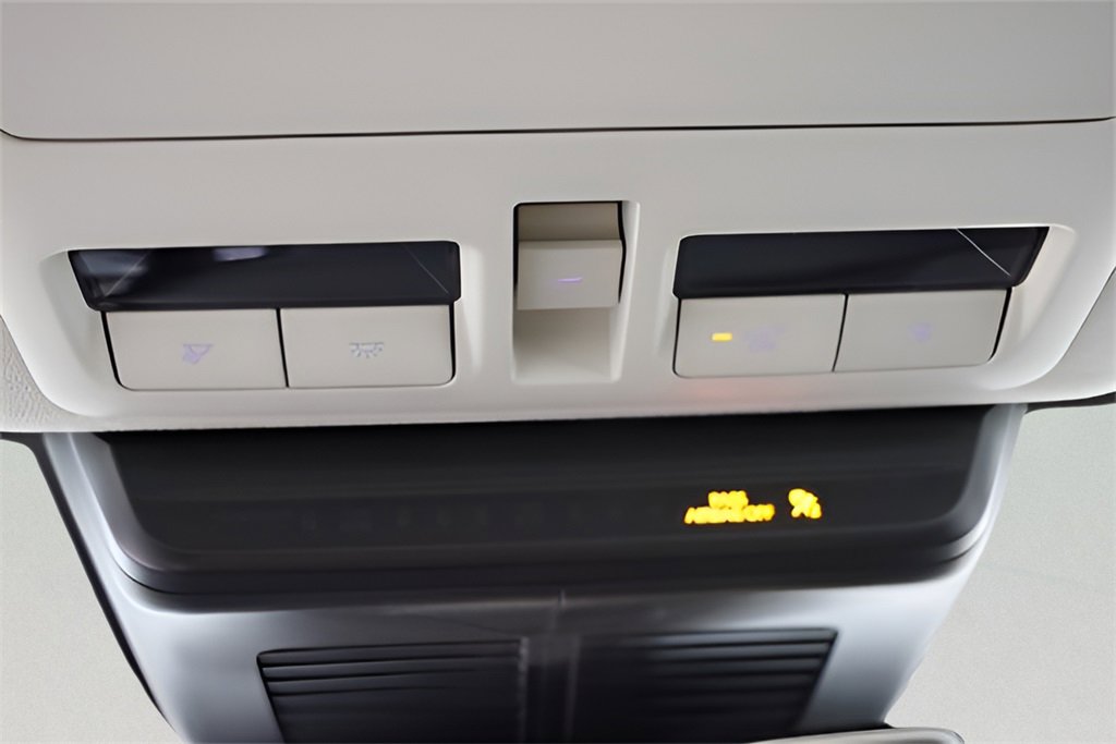 Used 2024 MAZDA MAZDA3 s image 34