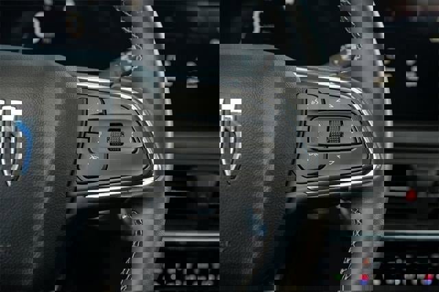 Used 2025 Buick Encore GX Avenir w/ Avenir Technology Package image 26