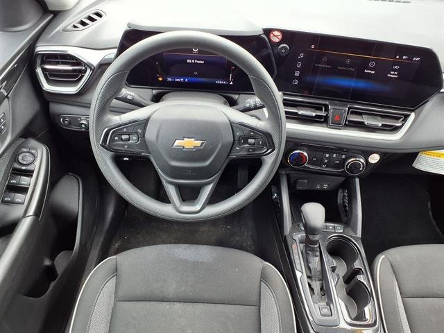 Used 2025 Chevrolet TrailBlazer LT AWD/4WD image 5