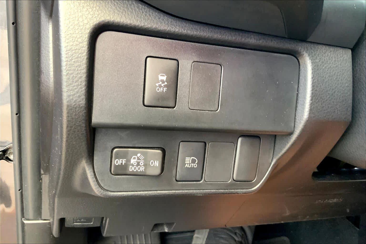 Used 2023 Toyota Tacoma SR AWD/4WD image 33