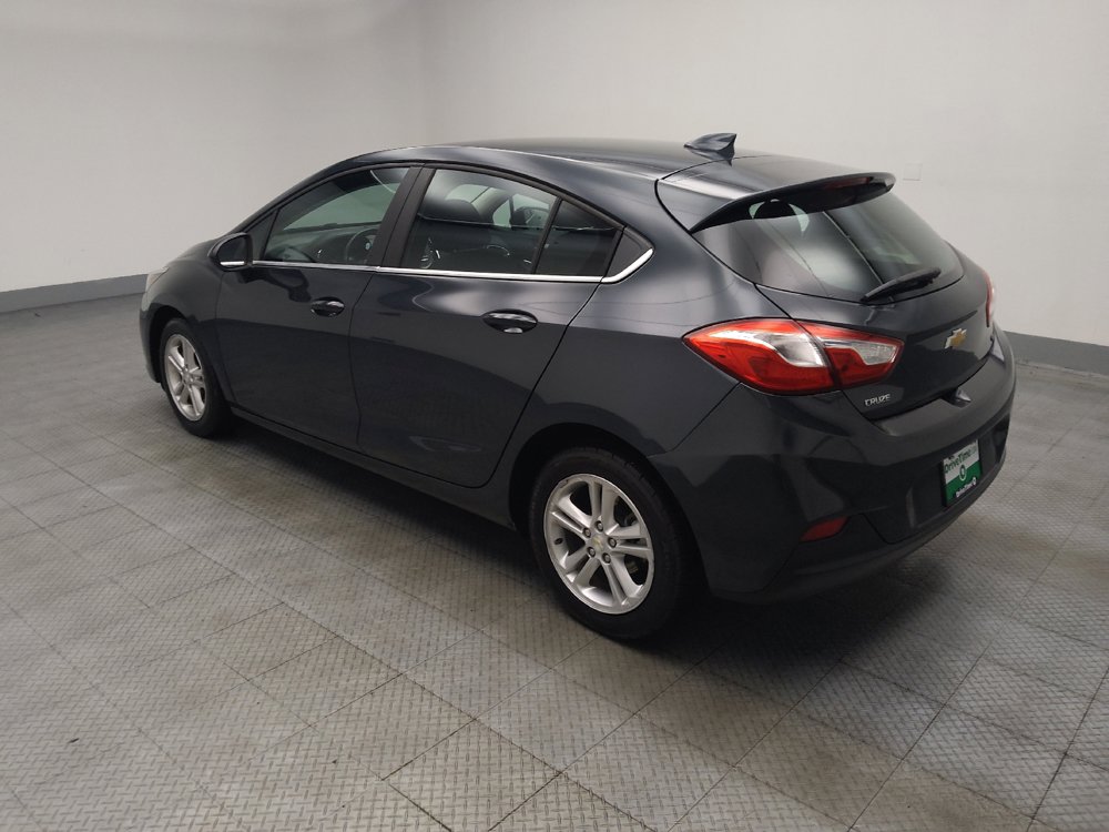 Used 2018 Chevrolet Cruze LT FWD image 3