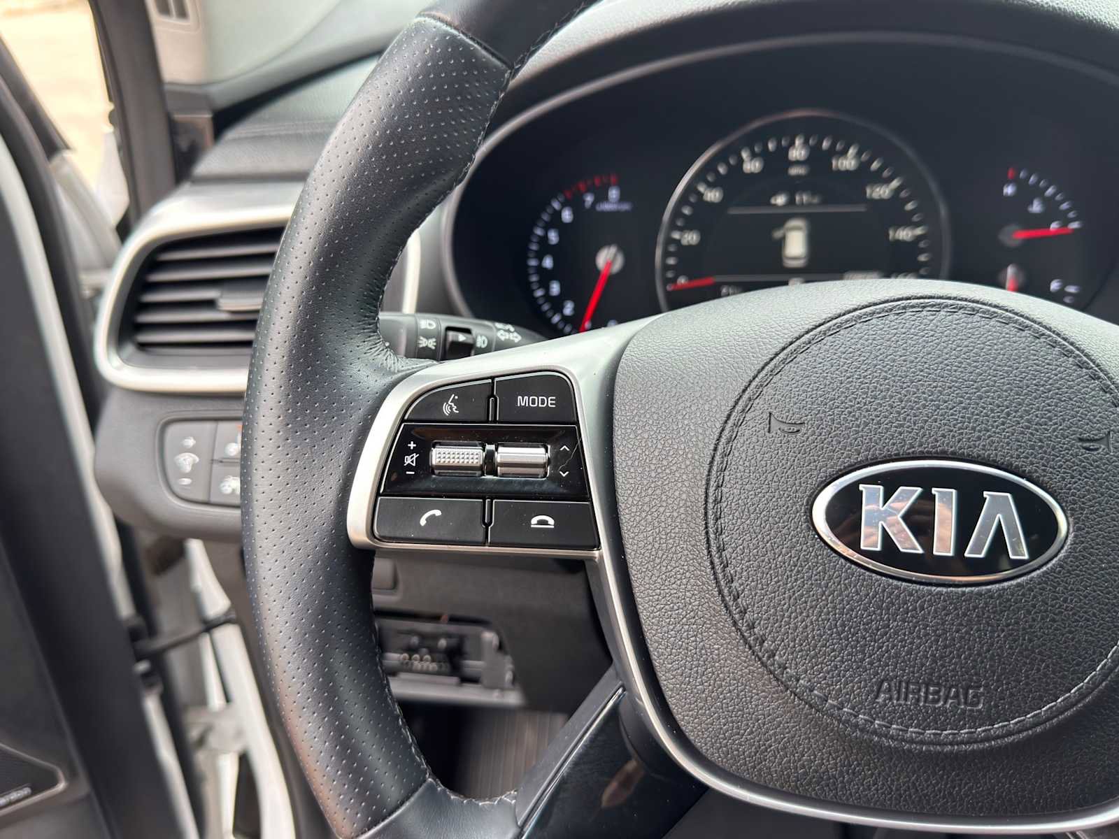 Used 2019 Kia Sorento SX w/ SX Touring Package FWD image 17