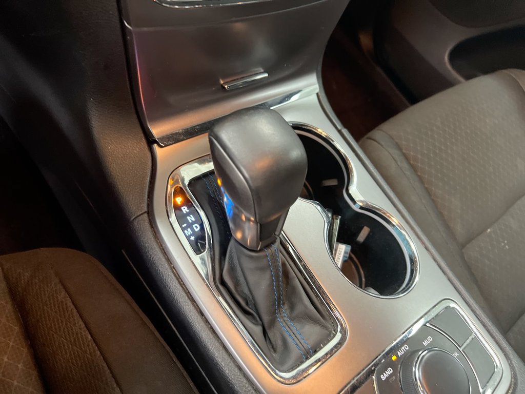 Used 2018 Jeep Grand Cherokee Laredo AWD/4WD image 17