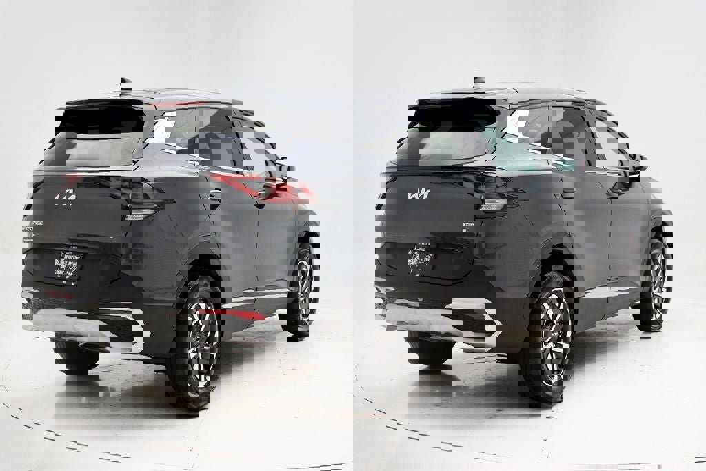 Used 2023 Kia Sportage LX image 8