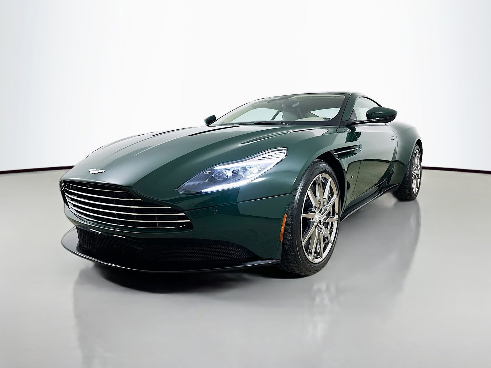 Used 2017 Aston Martin DB11 V12 RWD image 1