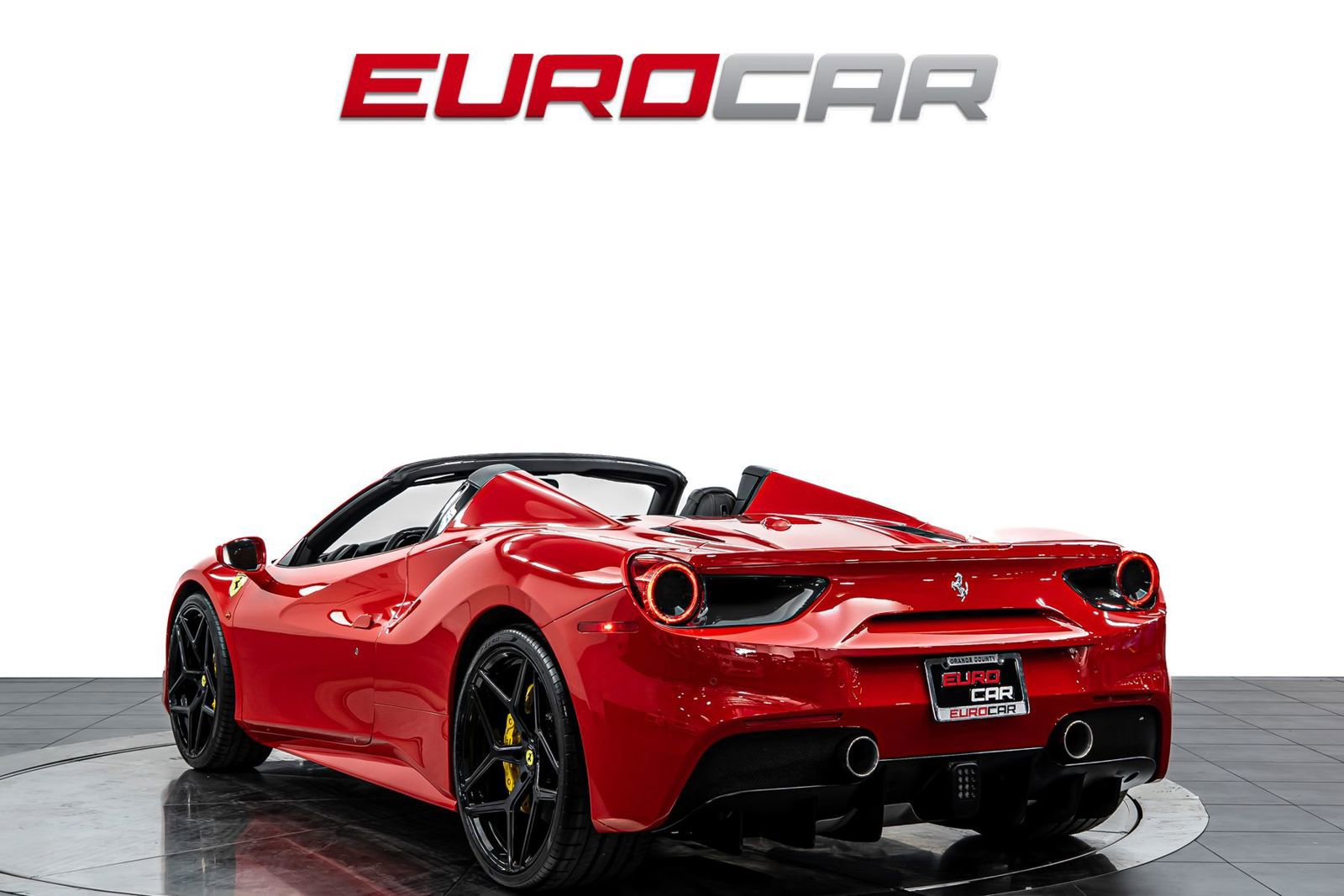 Used 2017 Ferrari 488 Spider image 4