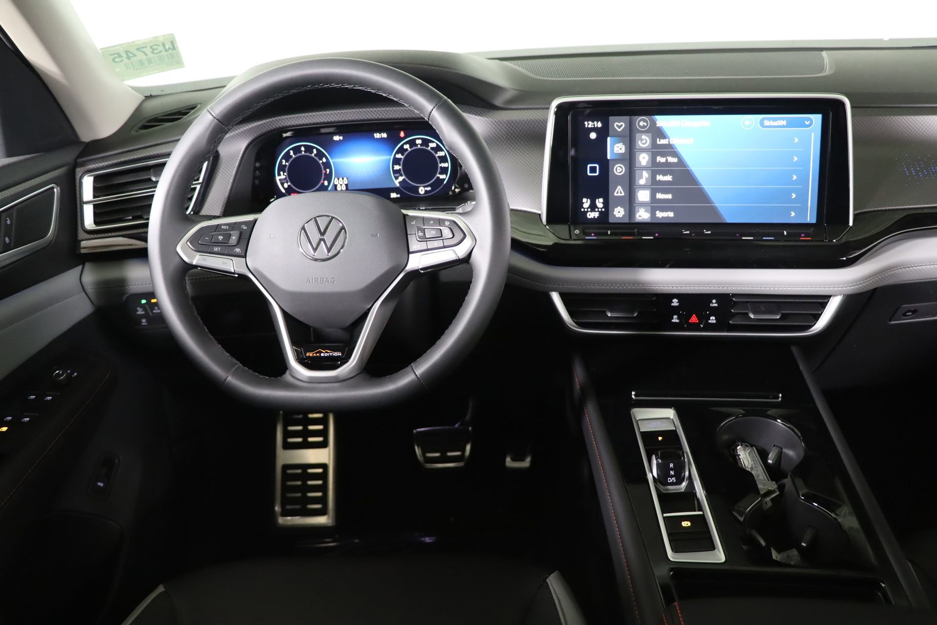 Used 2025 Volkswagen Atlas Peak Edition SE image 31