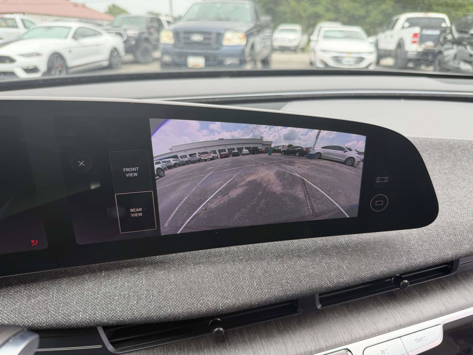 Used 2025 Lucid Air Pure RWD image 9