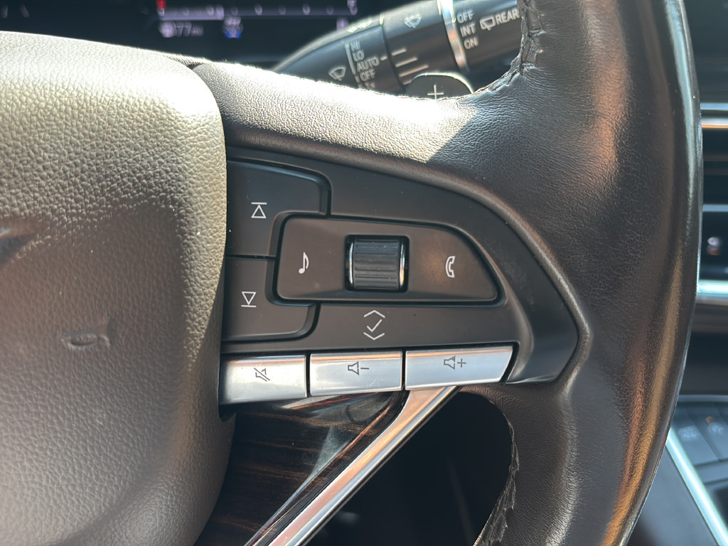 Used 2022 Cadillac Escalade ESV Premium Luxury AWD/4WD image 24