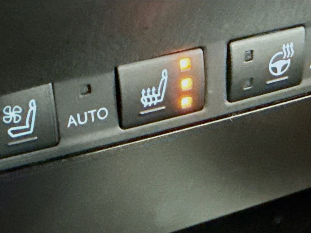 Certified 2025 Lexus ES 300h w/ Premium Package image 20
