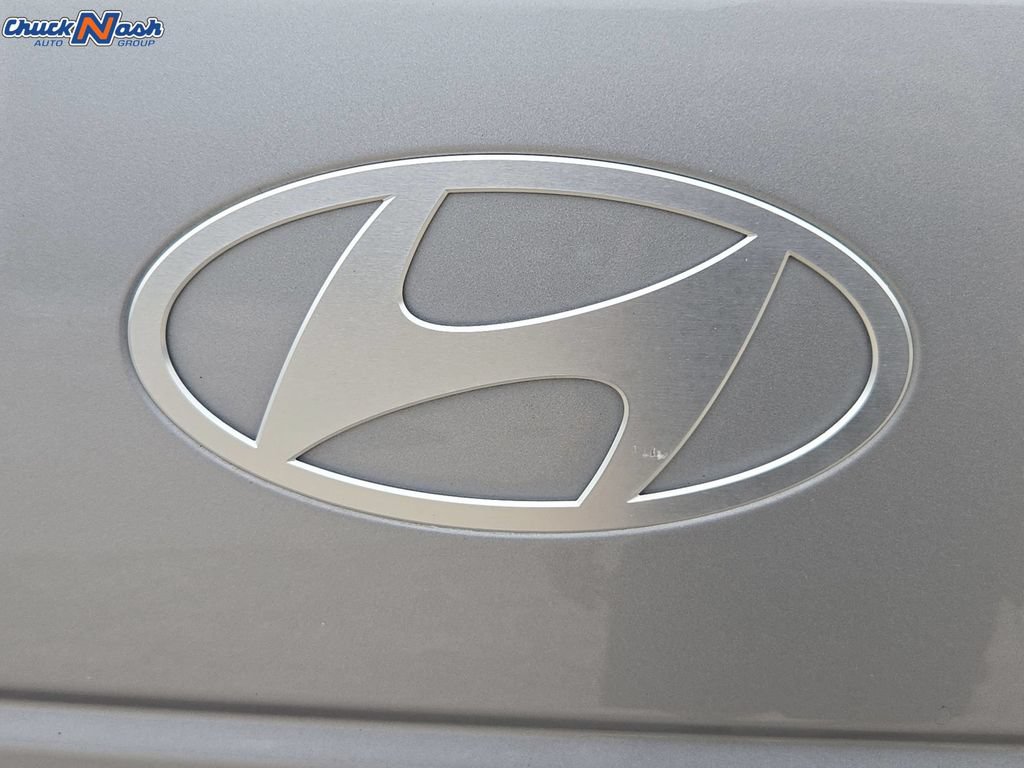 Used 2024 Hyundai Santa Fe Limited FWD image 7