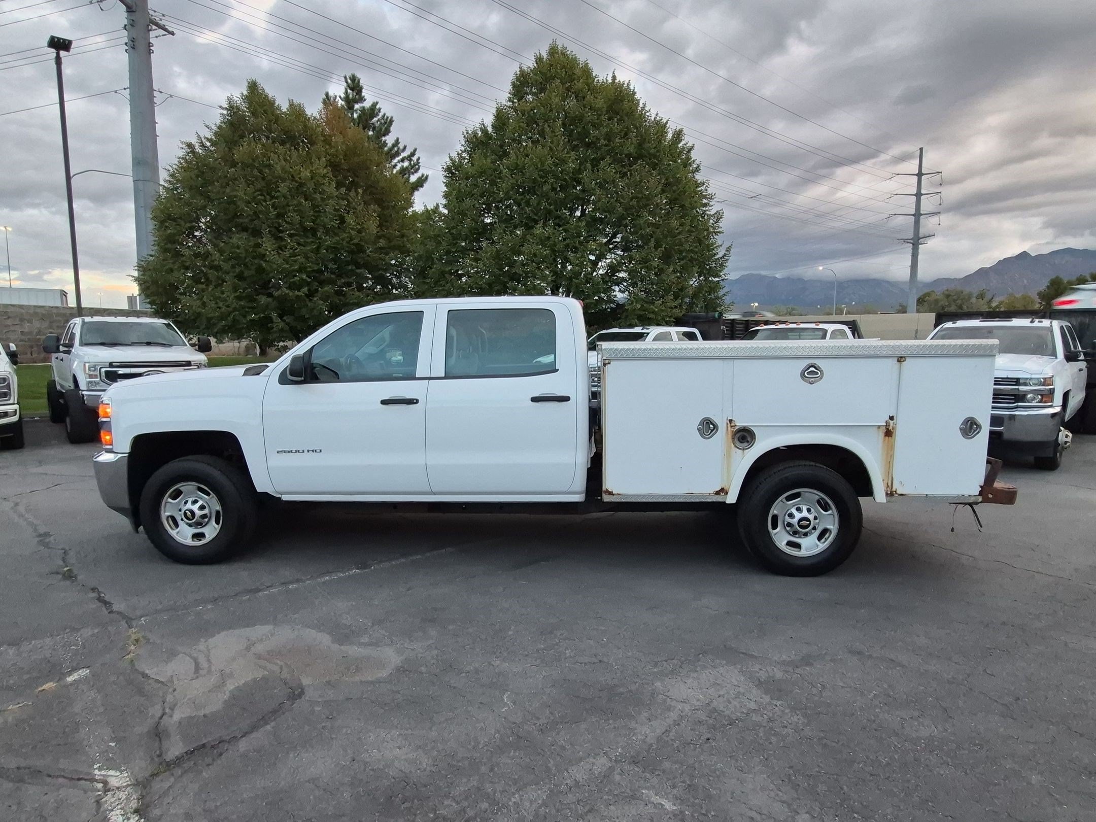 Used 2018 Chevrolet Silverado 2500 W/T w/ Snow Plow Prep Package AWD/4WD image 9